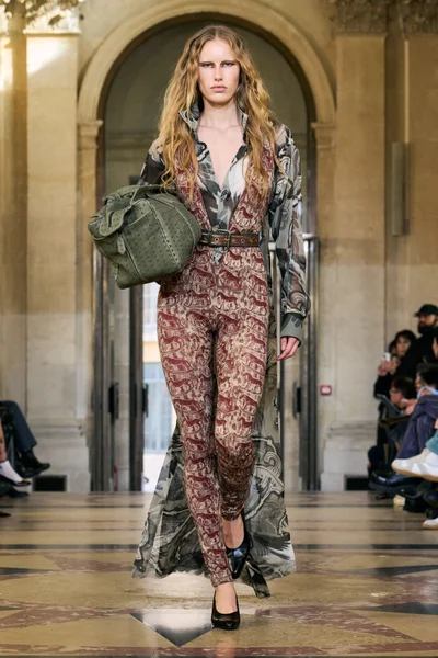 Look 9